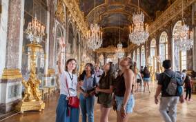 From Paris: Versailles Palace And Garden Small Group Tour