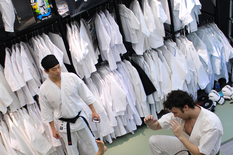 Tokyo: Karate Experience with Former All-Japan Champion PRIVATE Karate Session with Karate Gi(uniform)