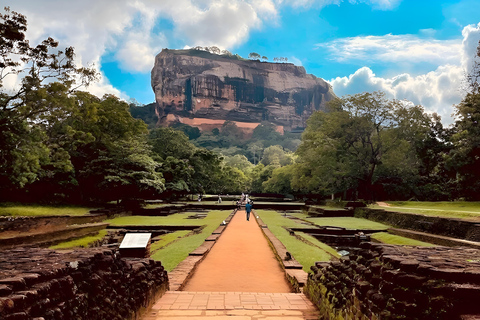 From Colombo: 5-Day Private Sri Lanka Tour with Driver