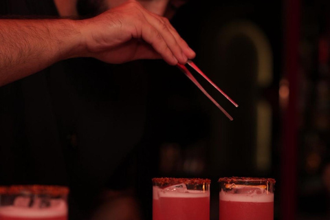 Tirana: Pubrunda med tarotkortläsning och 5 cocktails