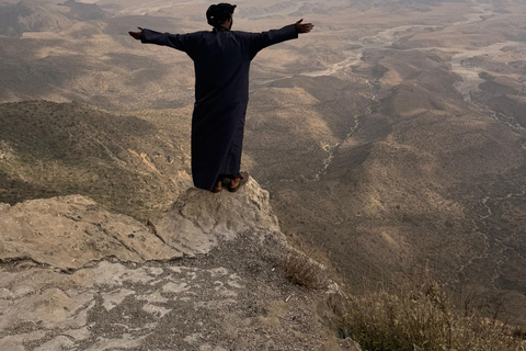 Salalah: West Side Private Tour with Off-Road Adventure