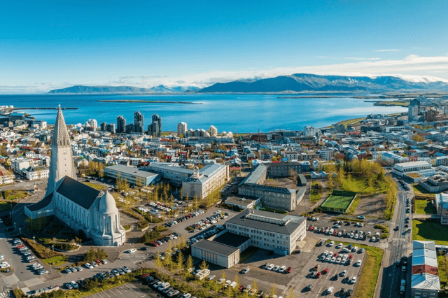 Reykjavik's Iconic Sites: Walking Tour