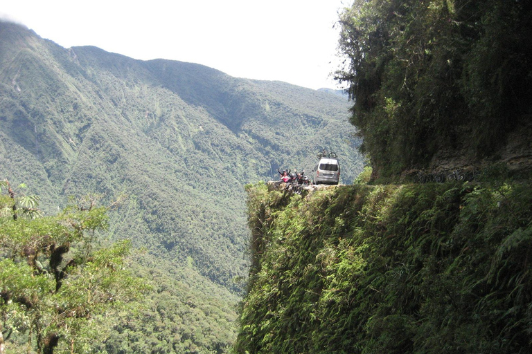 La Paz: Full-Day Death Road Mountain Bike Tour