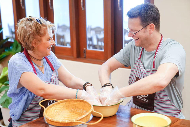 曼谷：白莲花泰式烹饪课+市场探访曼谷：白莲花泰式烹饪课程与市场导览