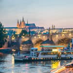 Praga: Crociera in barca con cena a buffet
