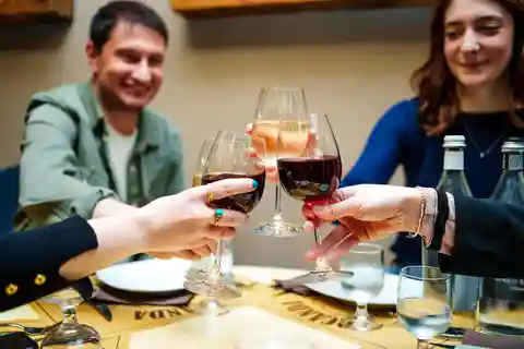 Delícias Gourmet de Génova: Experiência culinária completa com bebidas