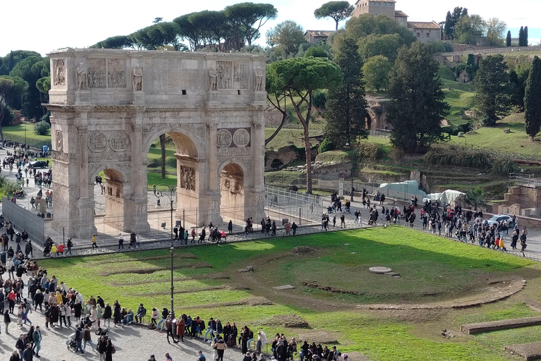 Tour privado del Coliseo y del Foro Romano con recogida en el hotel