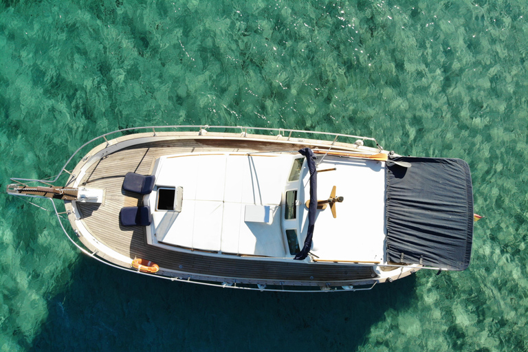 Sail in a Llaut through the marine reserve of northern Menorca, 4 or 8 hours Sail in the marine reserve of northern Menorca