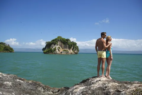 Excursión a Los Haitises con Cascadas y Montaña Redonda