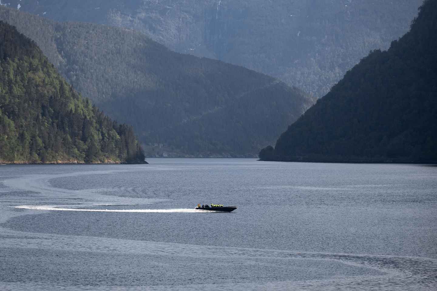 探秘奥萨峡湾：乘RIB畅游哈当厄峡湾