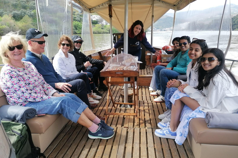 Valle del Douro: tour di mezza giornata con 1 cantina, degustazioni e tour in barca di 1 ora