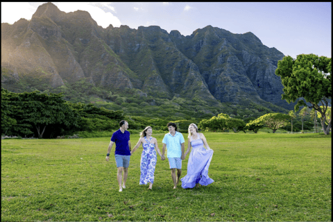 Oahu: Hawaiian Sunset Photoshoot on the Beach Premium Couple