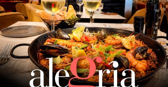 Málaga: A taste of Spain: Dinner Reservation & Flamenco Show