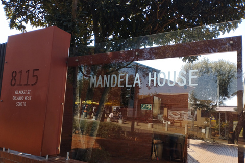 Soweto & Apartheid Museum with Local Lunch