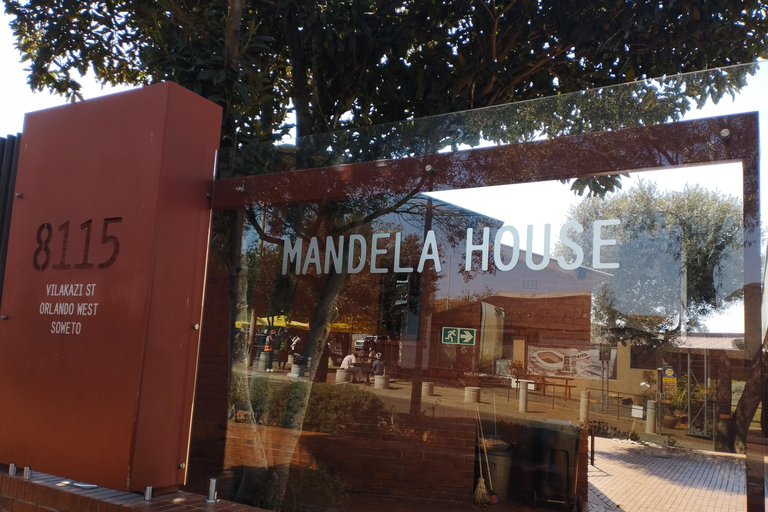 Soweto e Museo dell&#039;Apartheid con pranzo locale