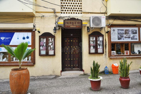 Zanzibar: Jozani Forest, Spice Farm & Stone Town Full-Day. TOUR WITH HOTEL TRANSFER PICKUP AND DROP