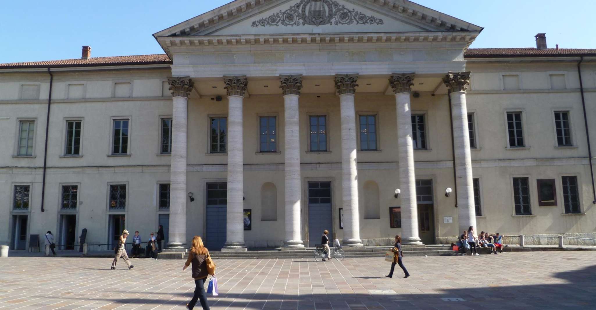 Como Scavenger Hunt and Sights Self-Guided Tour - Housity