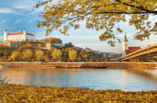 Von Wien nach Bratislava, Devín und Hainburg – Führung