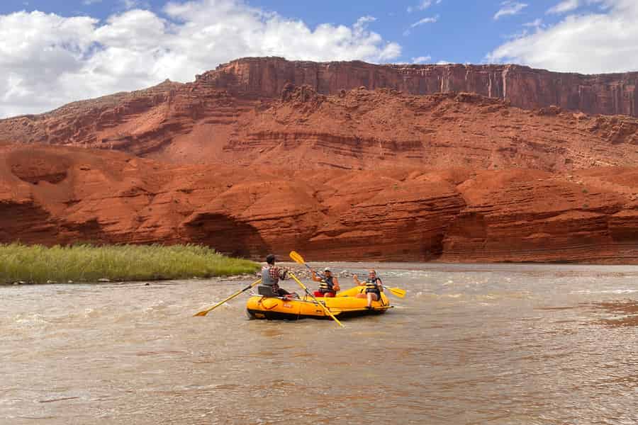 Ab Moab: Halbtägige Rafting-Tour Fisher Towers. Foto: GetYourGuide