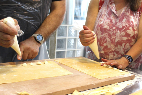 Neapol: lekcja gotowania makaronu i tiramisu z lokalnym szefem kuchni