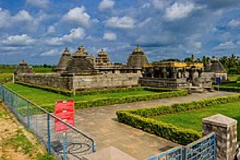 From Bengaluru: Private Tour Sravanbelgola, Belur &amp; HalebiduPrivate Day Tour from Bengaluru to Hassan