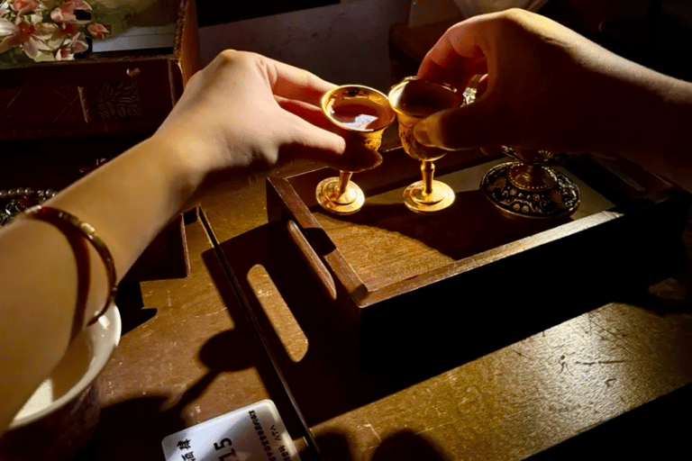 Hangzhou Nightlife: Historic Bar, Live & Local Market