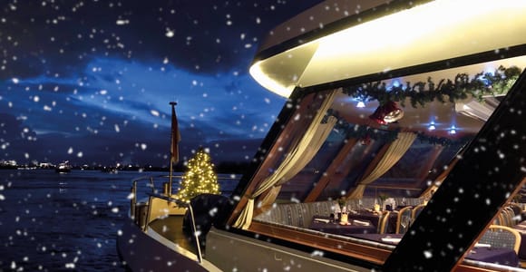 Köln: Winterliche Rheinschifffahrt mit festlicher Musik