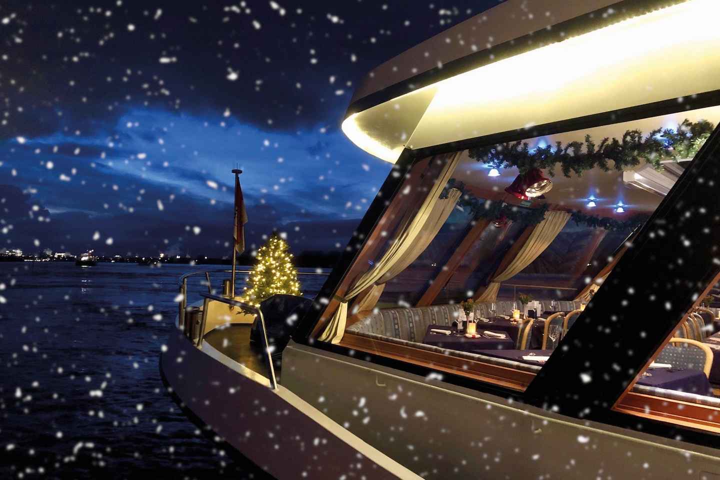 Cologne: Rhine River Winter Cruise with Festive Music - Cologne: Winter Cruise with Live Music