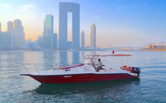 Dubai: Private Budget-freundliche Kreuzfahrt auf einer 36-Fuß-Yacht