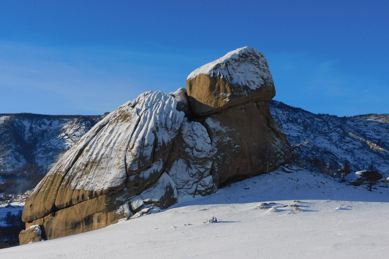 Oulan-Bator : Statue équestre de Chinggis Khaan - Parc national de Terelj