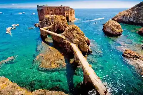 Peniche: Berlengas Island Catamaran Tour - Round Trip