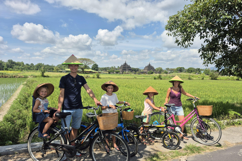 Yogyakarta : aventure en jeep au mont Merapi et circuit à véloYogyakarta : Excursion en jeep et à vélo au mont Merapi