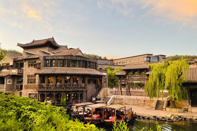 Beijing: Gubei Water Town Day-to-Evening Trip Beijing: Gubei Water Town Day-to-Night Experience Tour