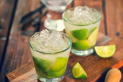 Foz do Iguaçu: Border Drinks and Bites Tasting with a Local Shared Group Tasting Session