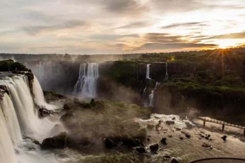 Private Iguaçu Falls: Explore Brazilian and Argentine Side