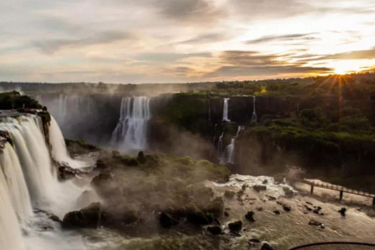 Private Iguaçu Falls: Explore Brazilian and Argentine Side