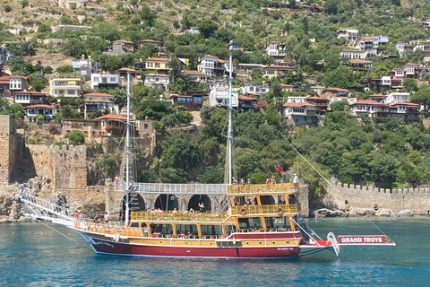 Alanya: Pirate Boat Trip with Swimming and Foam Party Alanya: Pirate Boat Trip with Transfer