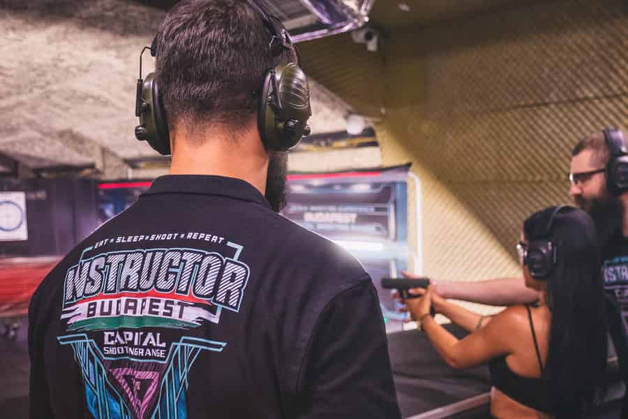 Budapest im Stadtzentrum: Echtes Schießerlebnis 40 Schüsse 6 Waffen. Foto: GetYourGuide