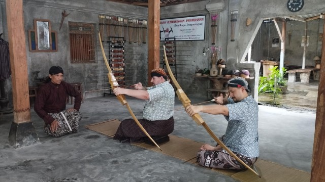 Visit Traditional Archery Class in Yogyakarta, Java