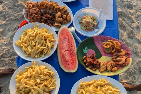 Excursion d'une journée dans les îles Kwale avec plongée en apnée et déjeunerZanzibar : plongée en apnée et croisière en boutre sur les bancs de sable avec déjeuner