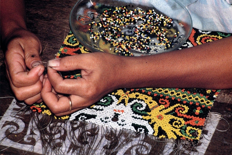 Bead Magic: handgemaakte sieraden Extravaganza in KigaliBead Magic: Extravaganza met handgemaakte sieraden in Kigali, Rwanda