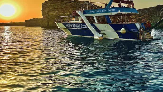 Malte : lagon bleu au coucher du soleil, lagon de cristal et grottes marines