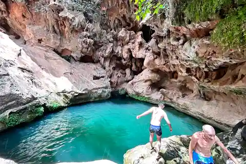 Agadir: Excursión de un día a Imouzzer y el valle del Paraíso con almuerzo incluido