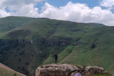 Johannesburg: Drakensberg Sentinel Peak Hike & Hotel Stay