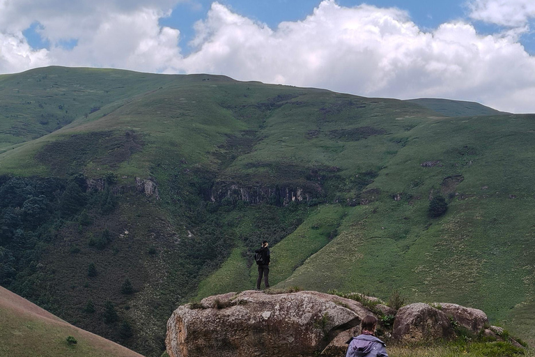 Johannesburg: Drakensberg Sentinel Peak Hike & Hotel Stay