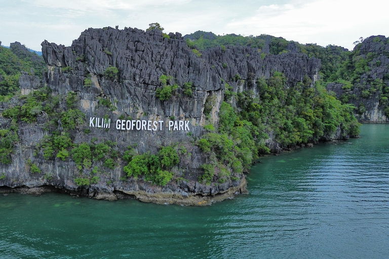 Langkawi Mangrove boottocht op de rivier en privéstrandtourMedium boot (9-12 personen)