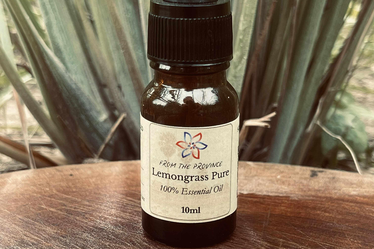 Phnom Penh: Dorpsrondleiding met kook- en etherische-olie-lesPhnom Penh: Dorpsrondleiding met kookles en workshop etherische oliën