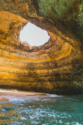 Benagil: Exclusive Private Boat Tour to the Caves with Swim