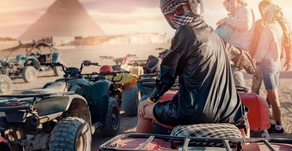 Kairo: Quad-Bike-Abenteuer bei den Pyramiden von Gizeh mit Kamelritt