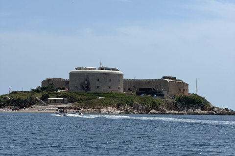 Kotor: prywatna wycieczka łodzią po Zatoce Kotor i Błękitnej Jaskini z drinkiemKOTOR: Prywatna wycieczka łodzią do Błękitnej Jaskini i Zatoki Kotorskiej + bezpłatne napoje